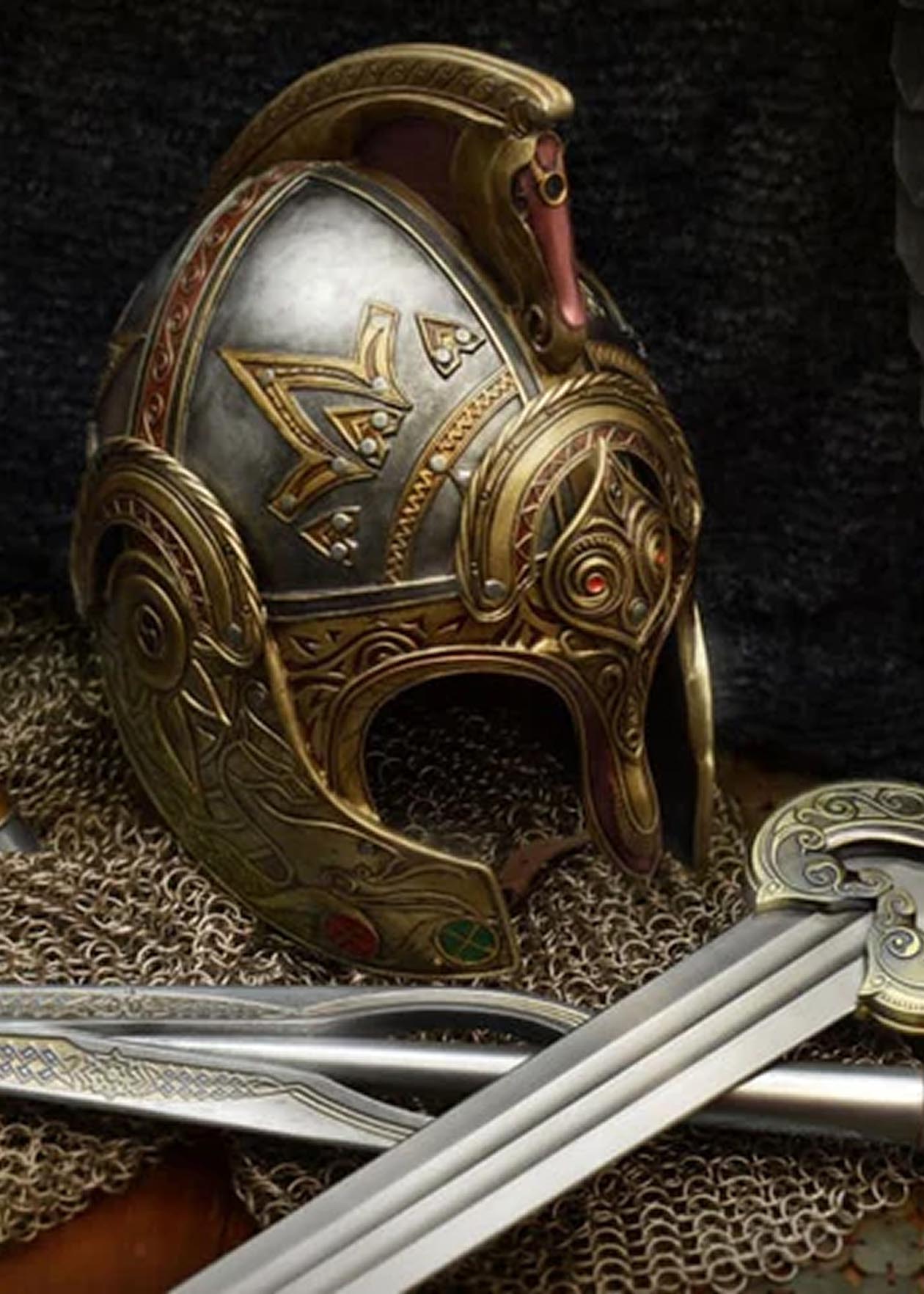 Casco decorado y espadas sobre una superficie, representando elementos de historia y cultura.